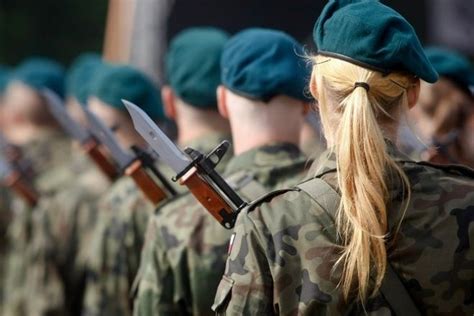 obowiazkowa sluzba wojskowa dla kobiet